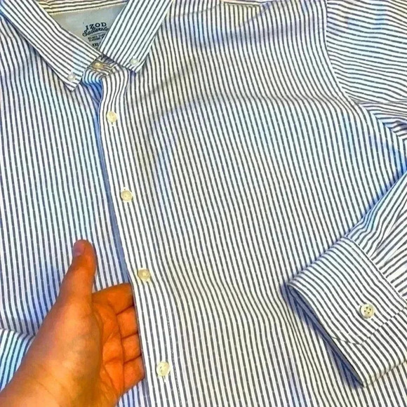 Simply Beautiful Cotton shirt long sleeves and buttons down - Picture 2 of 7